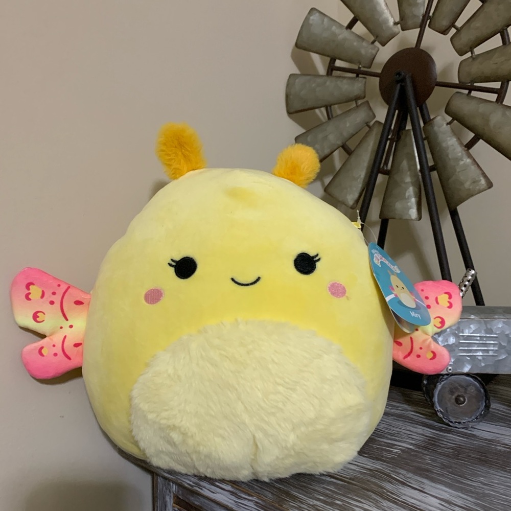 Your offer will be accepted! Brand New 💛🦋 Miry Squishmallow - Picture 3 of 8
